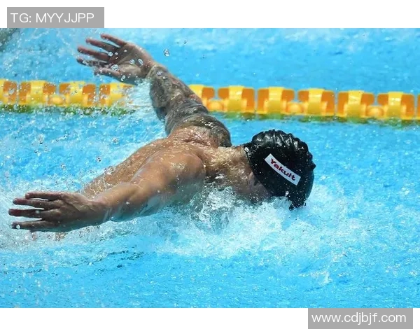 蝶泳比赛规则解析与技巧详解：如何突破蝶泳的挑战与提高竞技水平